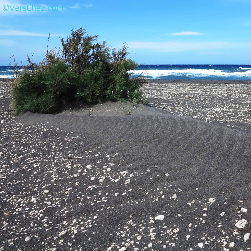 plage_santorini_verschez.com