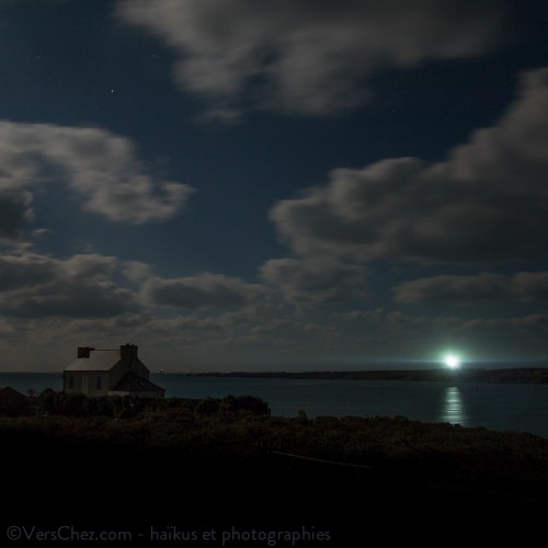 ouessant-phare-nuit-lune
